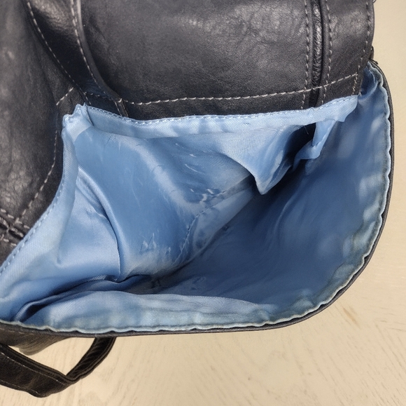 Messenger Bag - Picture 3 of 11